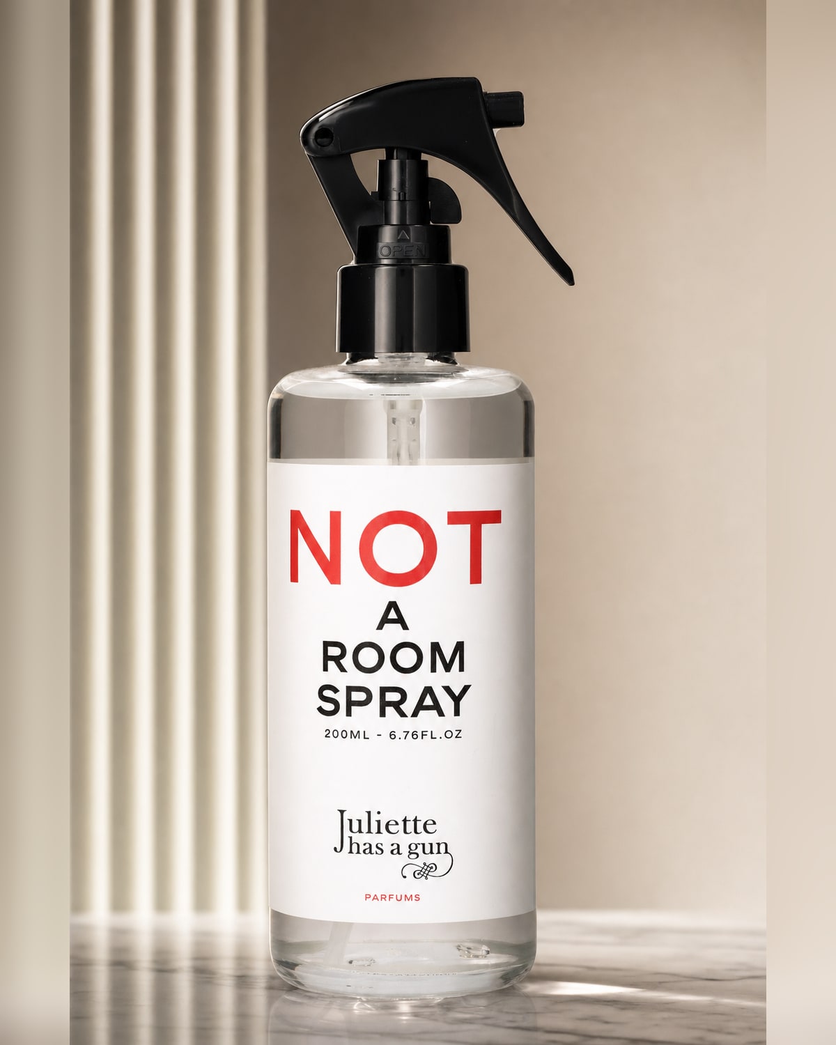 Alternativ bild 1 för Juliette Has A Gun Not A Collection Not A Room Spray 200 ml